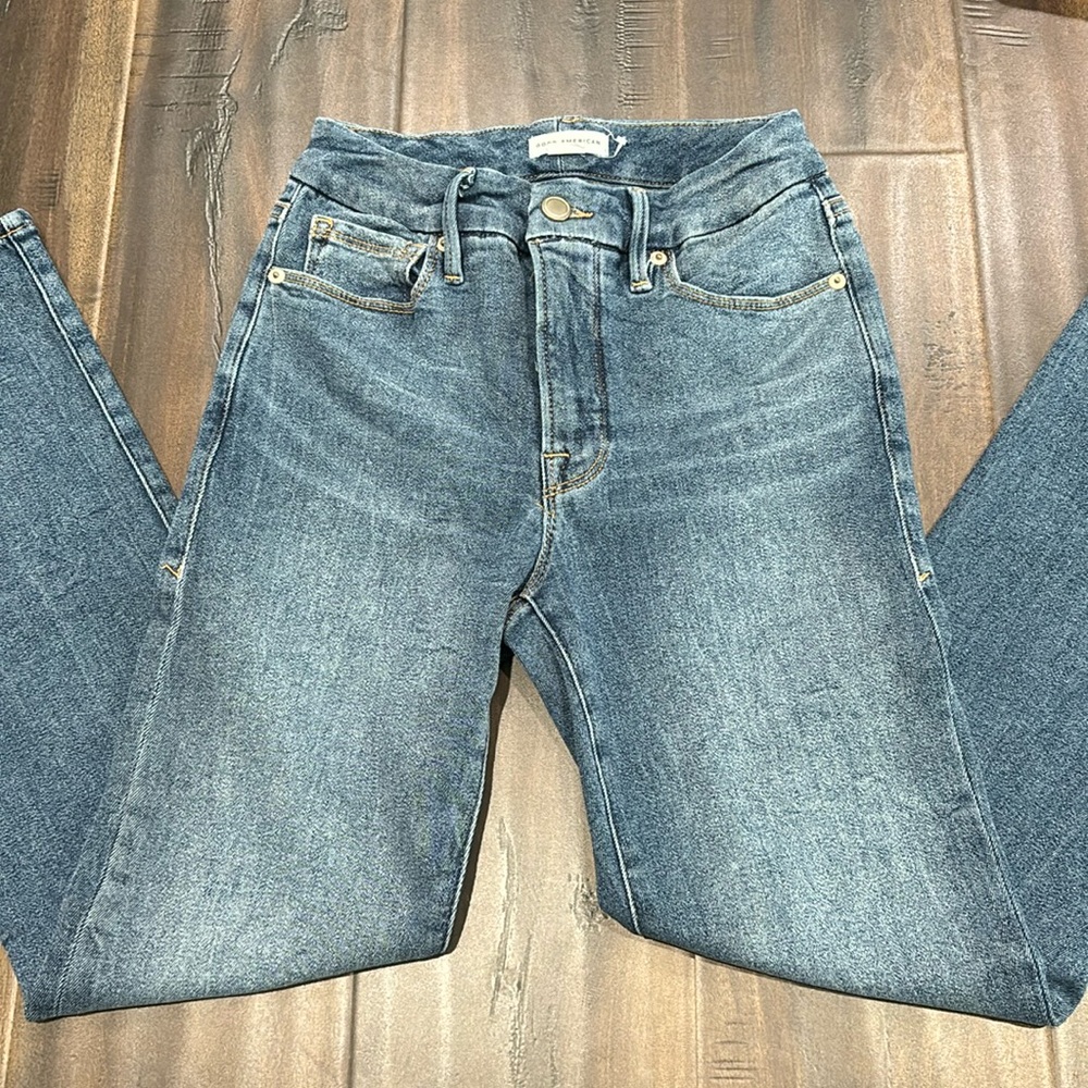 Good American high rise straight jeans with no rips